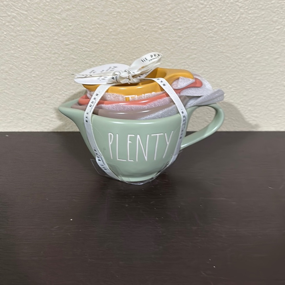 NWT Rae Dunn Thanksgiving ceramic measuring cup set